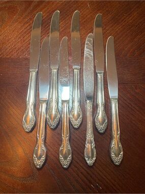 Vintage Silver-Tone Ornate Floral Dinner Knife Set - 8 Pieces